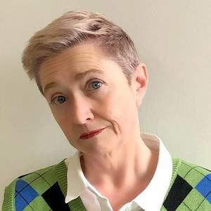 Meet your Posher, Maura